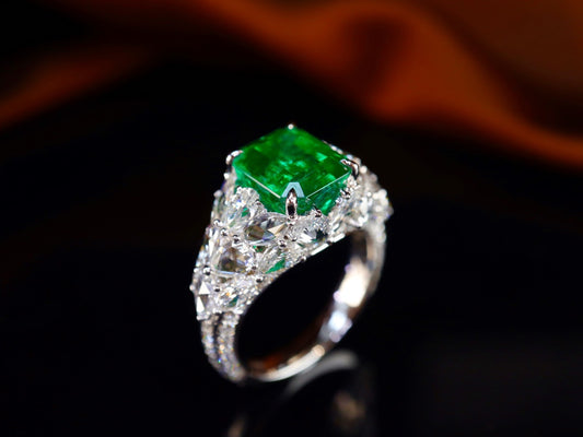 Emerald Ring Side Profile Charm: Art Deco Inspired Jewelry Masterpiece