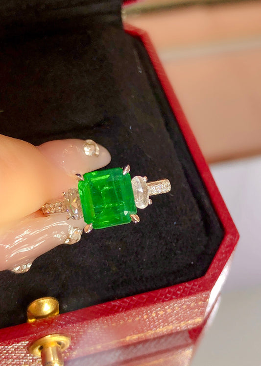 Exquisite Natural Emerald Ring - Muzo Green Jewelry