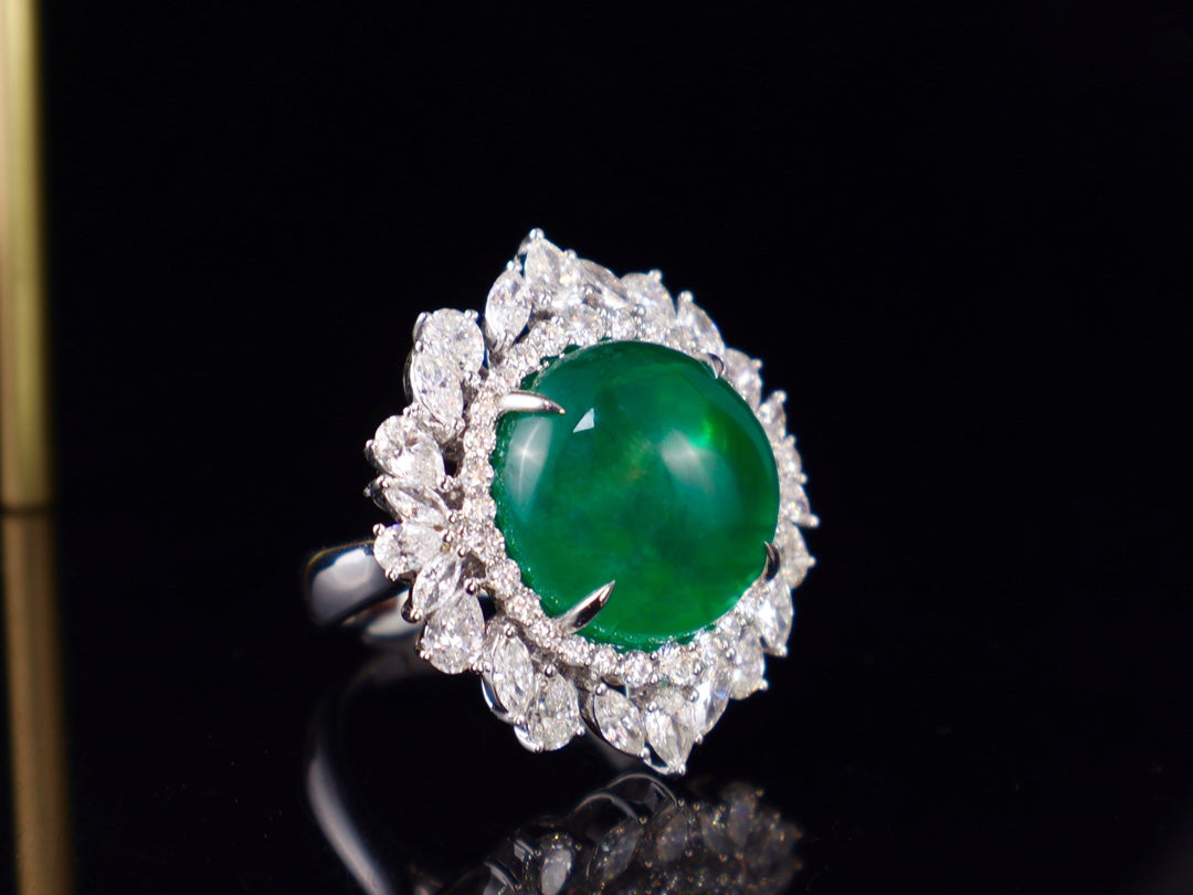 Emerald Ring - Vivid Green Jewelry with Exquisite Craftsmanship