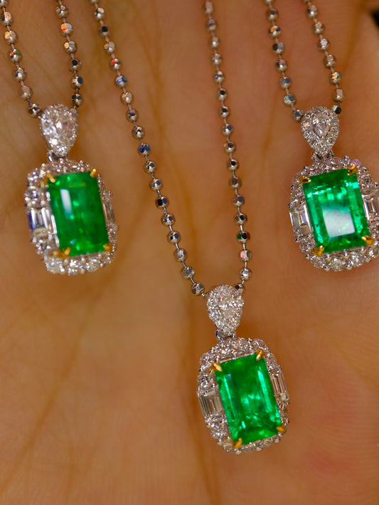 Panjshir Emerald Pendant: A Versatile Fine Jewelry Piece