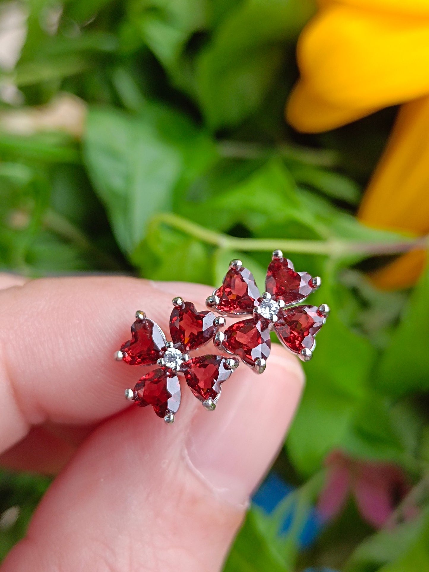 Cincin Semanggi Empat Daun Garnet Asli - Perhiasan Keberuntungan dan Kecantikan