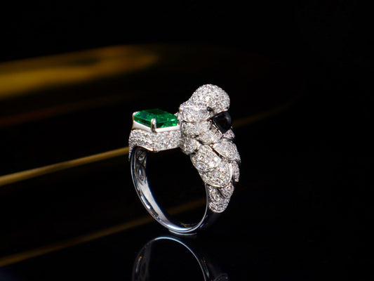 Parrot-Inspired Emerald Diamond Ring with GILD Certificate - Premium Jewelry