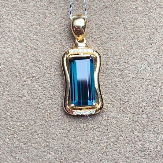 Natural Tourmaline Pendant in 18K Gold with Diamond Accents - Exquisite Jewelry