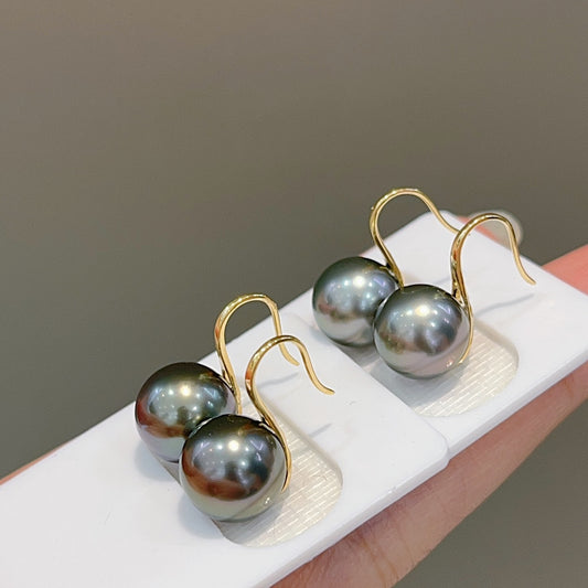 Luxurious 18K Gold Tahiti Black Pearl Earrings - High Quality Jewelry