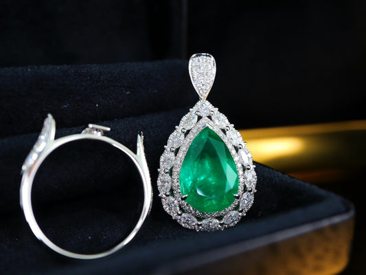 Emerald Ring/Pendant Two-Use Jewelry Piece