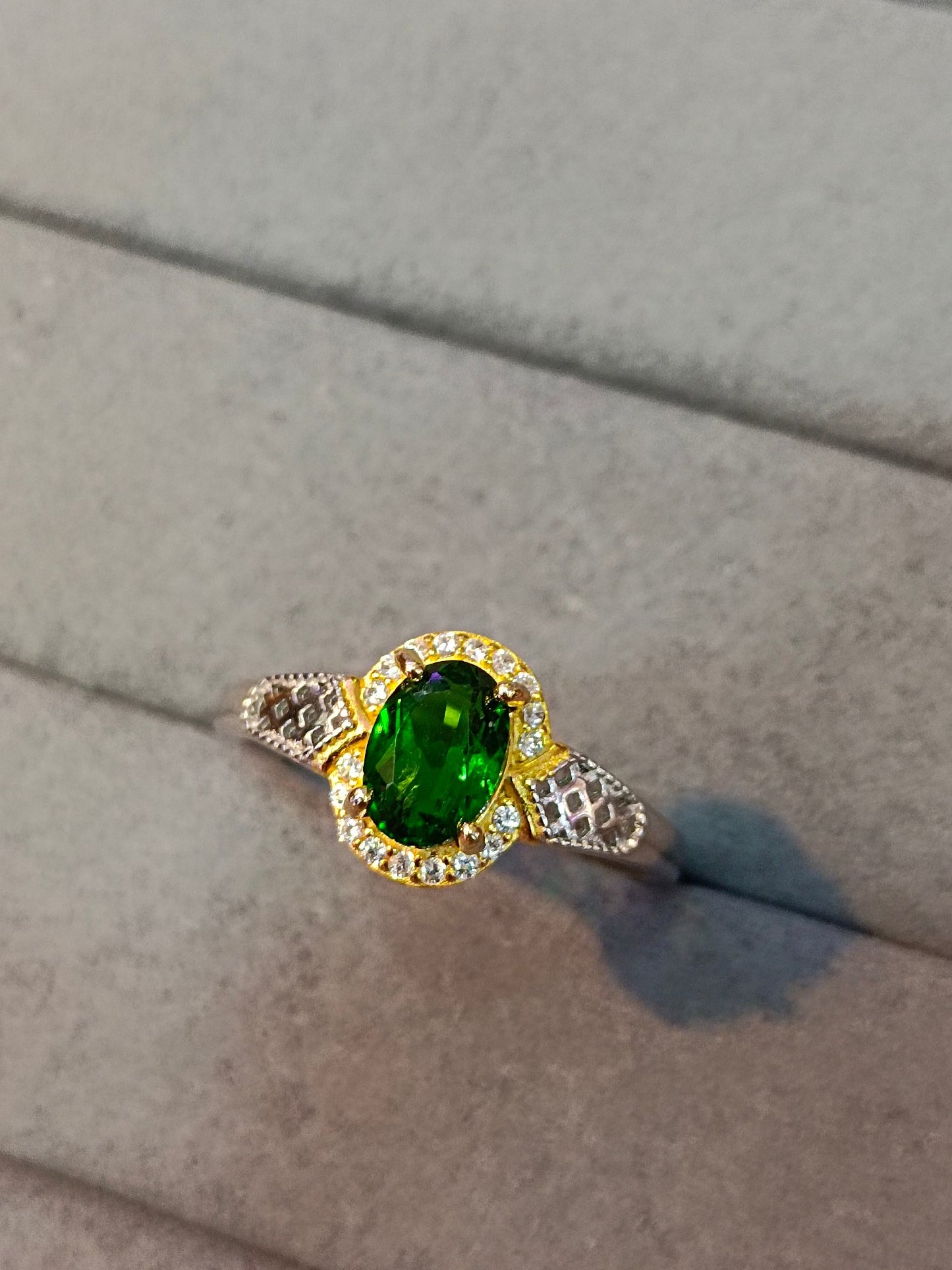 Anello Diopside incorporato in argento S925 - Eleganti gioielli minimalisti