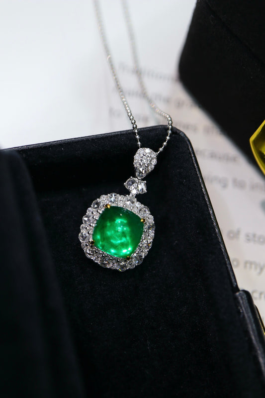 Luxurious Emerald Sugarloaf Pendant - Fine Jewelry Collection