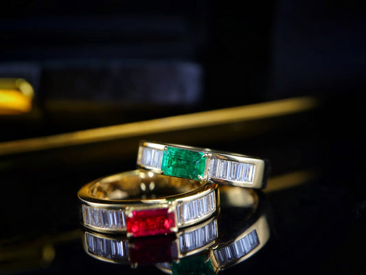 Exquisite T-Diamond Ruby-Emerald Ring: A Jewelry Masterpiece