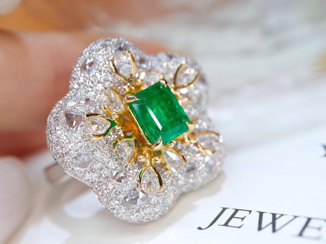 Elegant Emerald Jewelry: Afghan Panjshir 1.15ct Vivid Green Ring