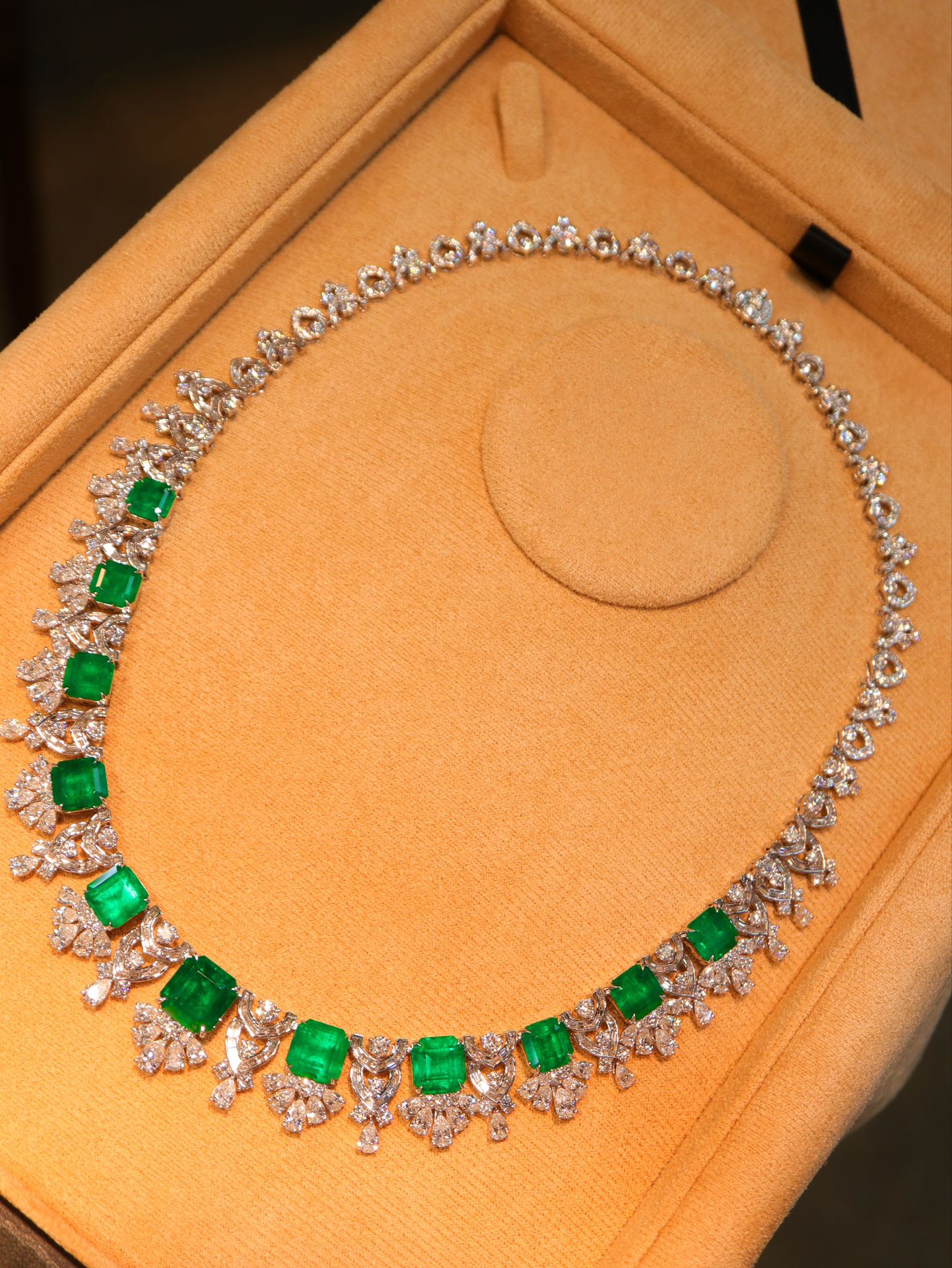 Panjshir Emerald Evening Necklace - Exclusive Jewelry Collection