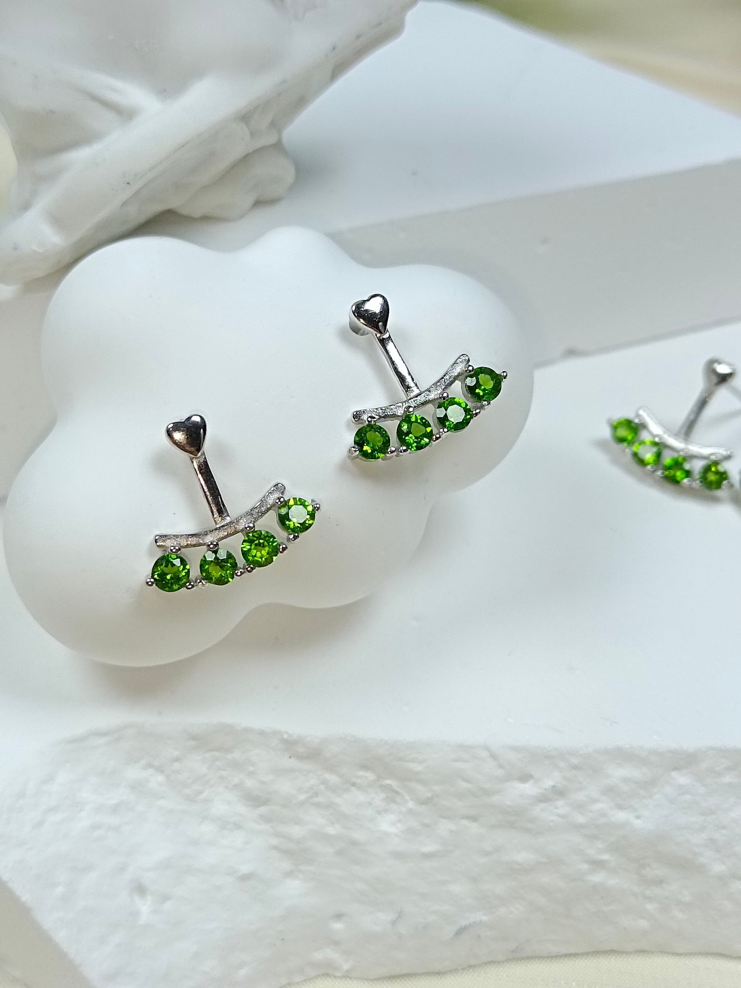 S925 Silver Embedded Diopside Earrings - New Minimalist Style for Versatile Wear