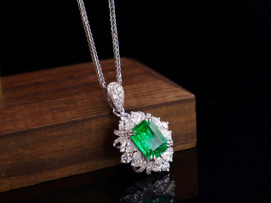 Emerald Pendant Jewelry: Vivid Green Glassy Gemstone