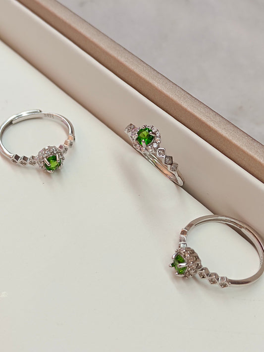 Elegant S925 Silver Embedded Diopside Ring - Jewelry for Every Occasion