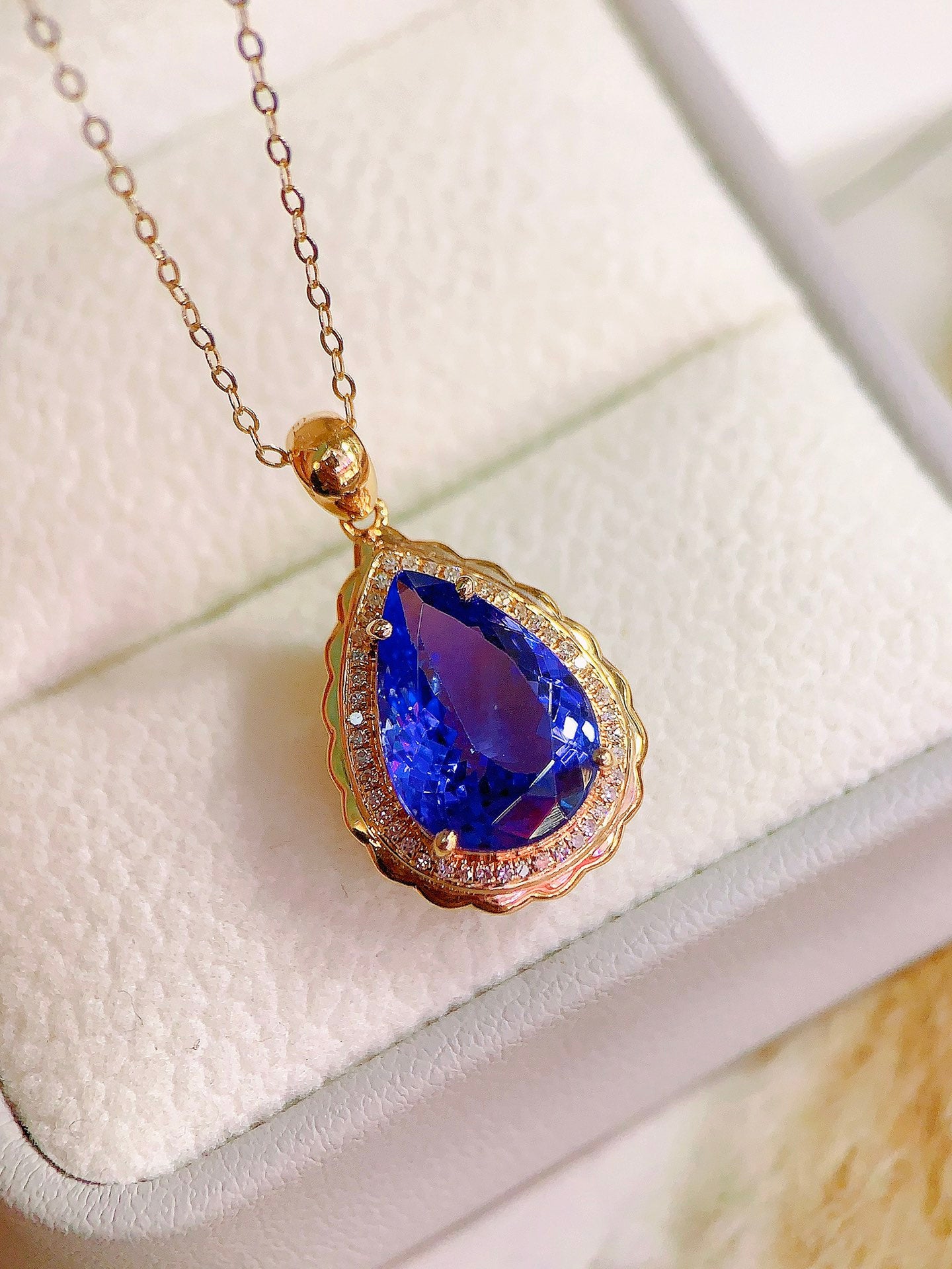 Enchanting Tanzanite Pendant - A Dreamy Jewelry Piece