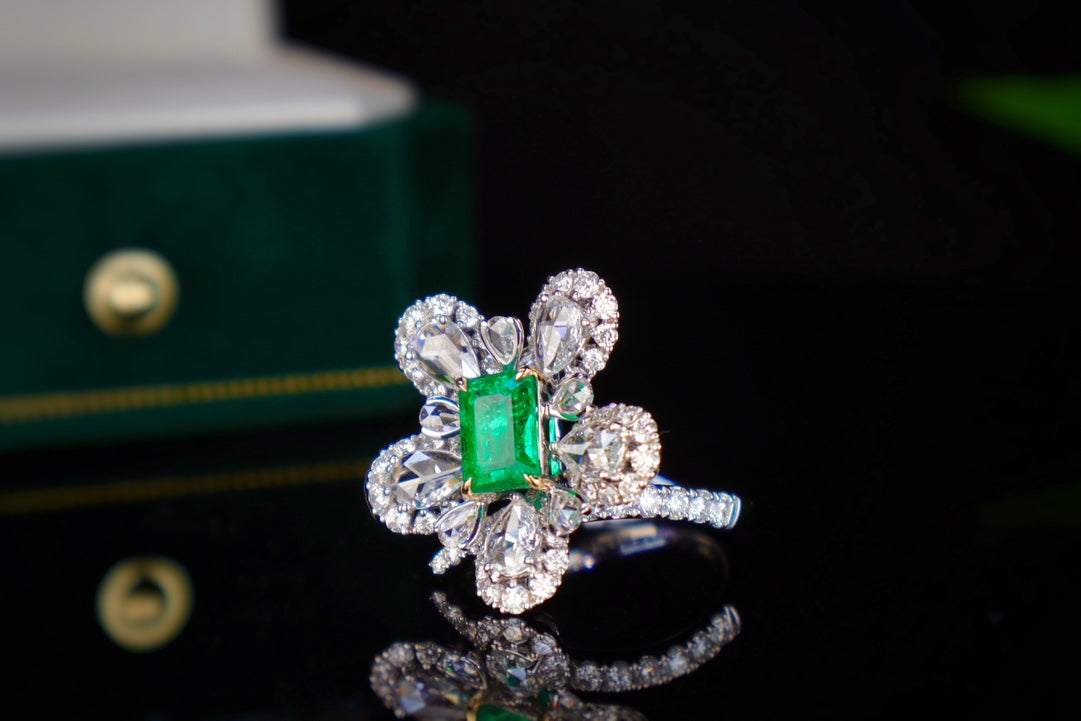 Emerald Elegance Ring - A Touch of Sophistication in Jewelry