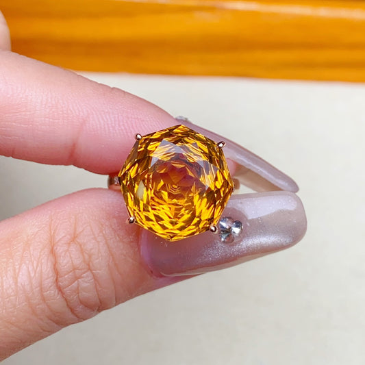 Sunny Yellow Citrine Ring in 18K Gold with Diamond Accents - Exquisite Jewelry