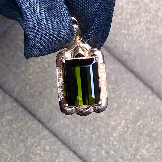 Natural Tourmaline Pendant - Exquisite Jewelry Craftsmanship