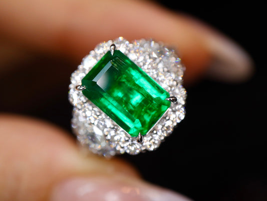 Emerald Jewelry Marvel: 2.88ct Afghan Panjshir Emerald Ring