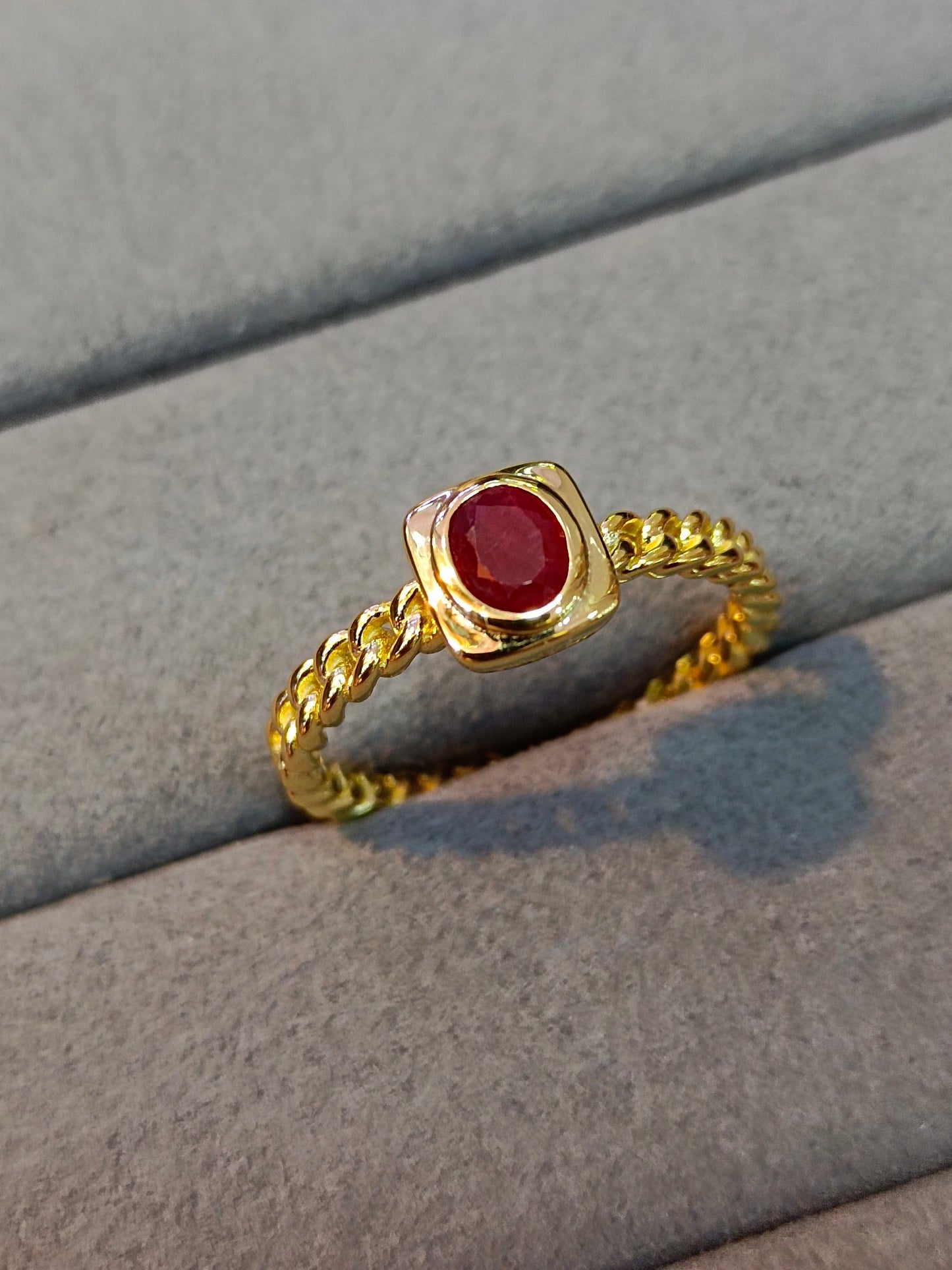 Cincin Ruby Perak S925 Sterling yang Elegan - Barang Kemas Ketukangan Halus