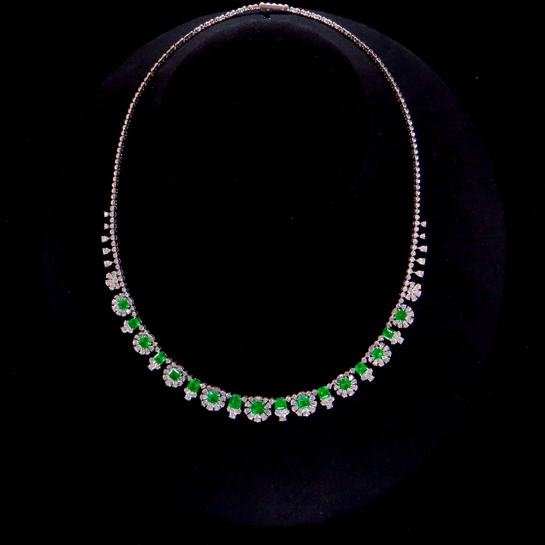 Luxurious Evening Wear Jewelry: Exquisite Afghan Panjshir Emerald Necklace