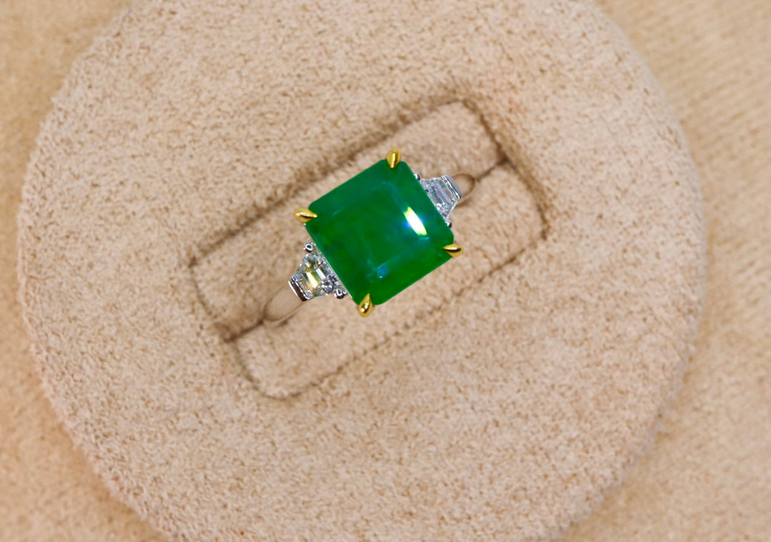 Elegant Three-Stone Natural Emerald Ring - Fine Jewelry