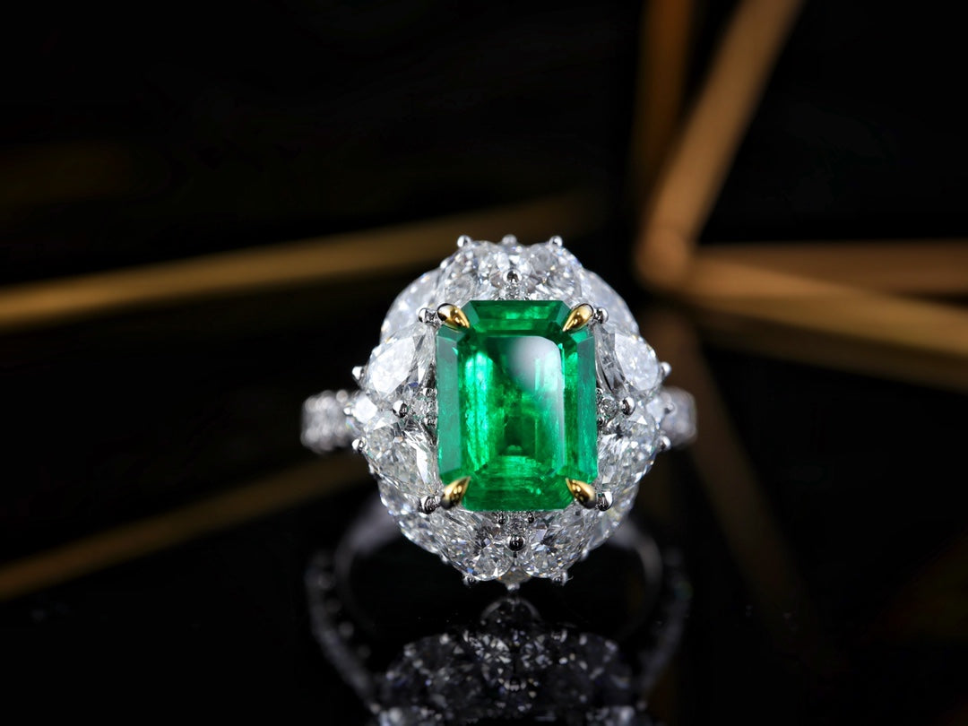 Afghan Panjshir Emerald Ring - A Rare Jewelry Gem