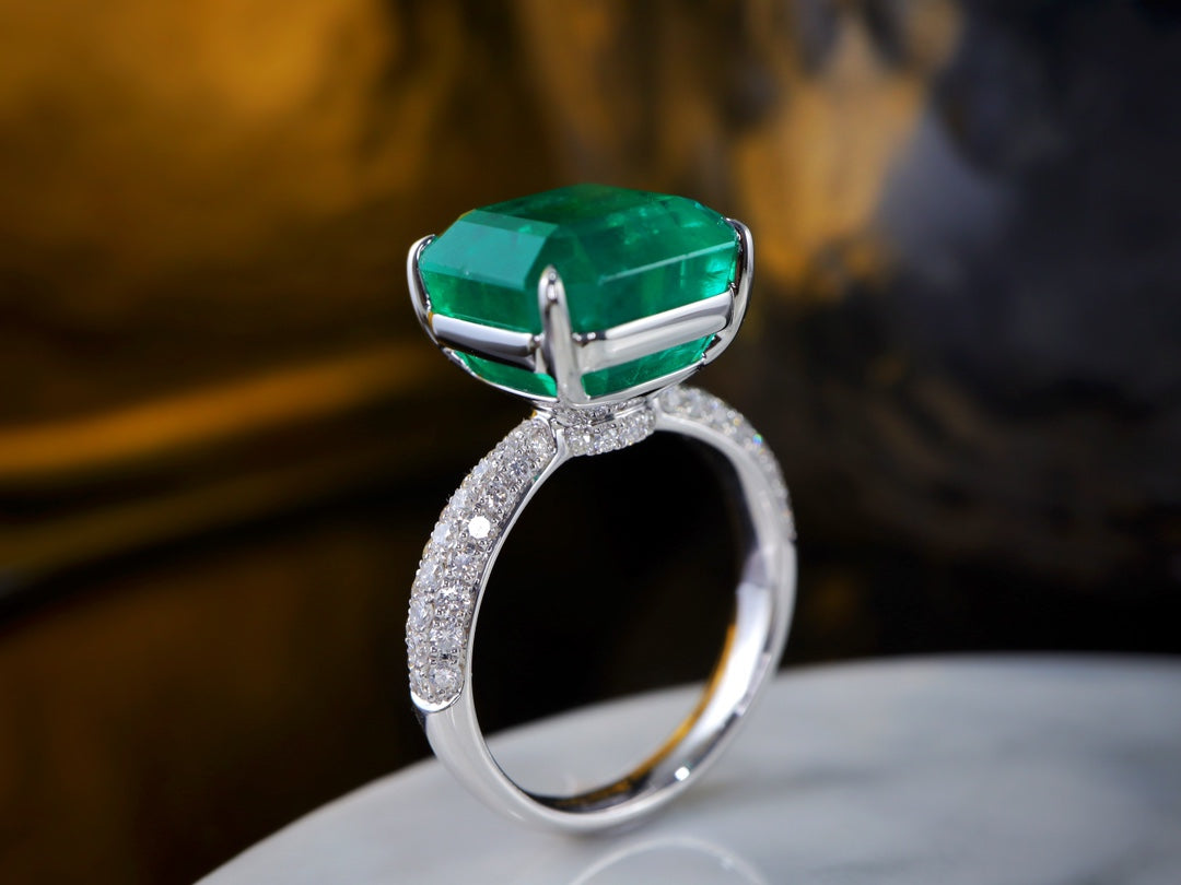 Emerald Ring Jewelry - Vivid Green Masterpiece