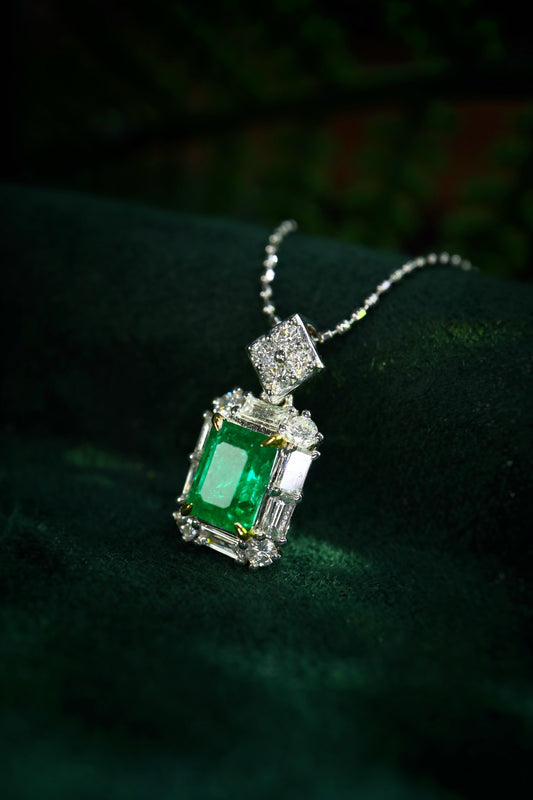 Panjshir Emerald Pendant - A Mesmerizing Jewelry Piece