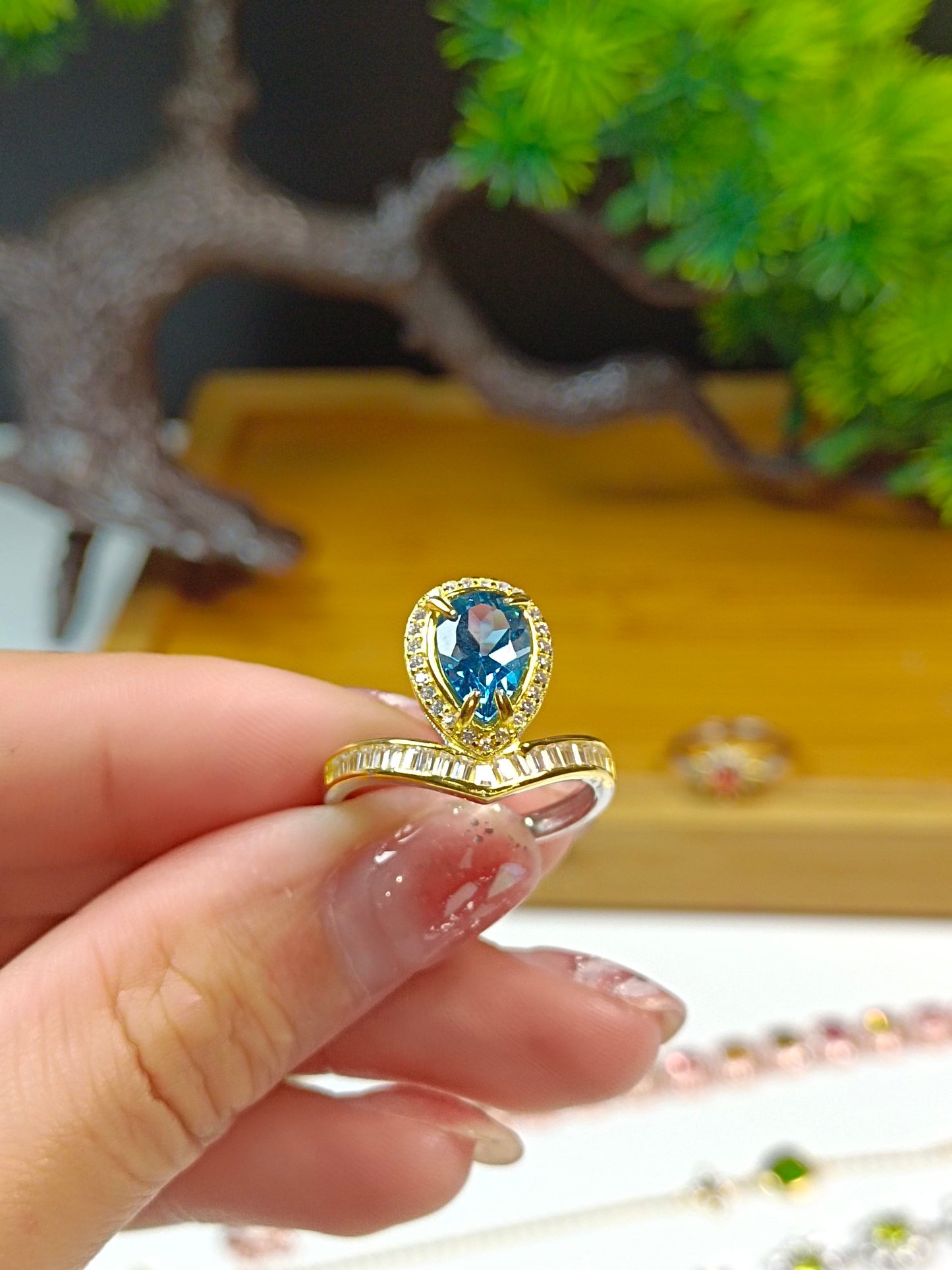 Anello con topazio a goccia incorporato in argento S925 - Gioielli stile corona Disney Princess