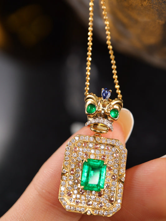 Luxury Designer's Emerald Pendant -醒狮纳福 Blessing of Prosperity and Peace