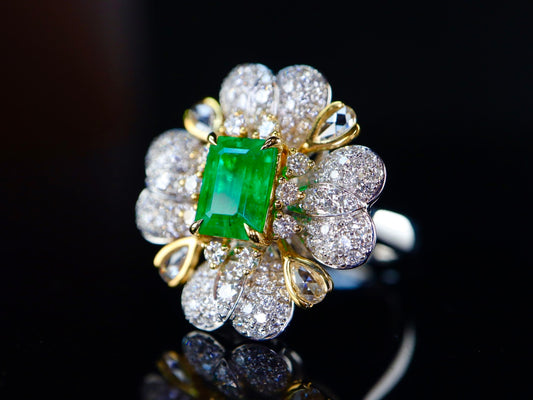 Panjshir Afghan Emerald Ring - A Vivid Green Jewelry Marvel