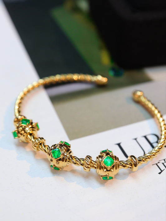 Elegant Marquise-Cut Emerald Tennis Bracelet - Luxury Jewelry