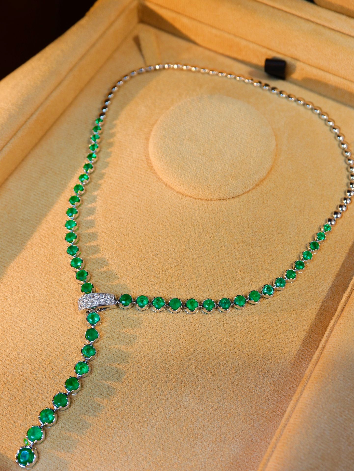 Emerald Elegance: 18K Gold Embedded Panjshir Emerald Necklace