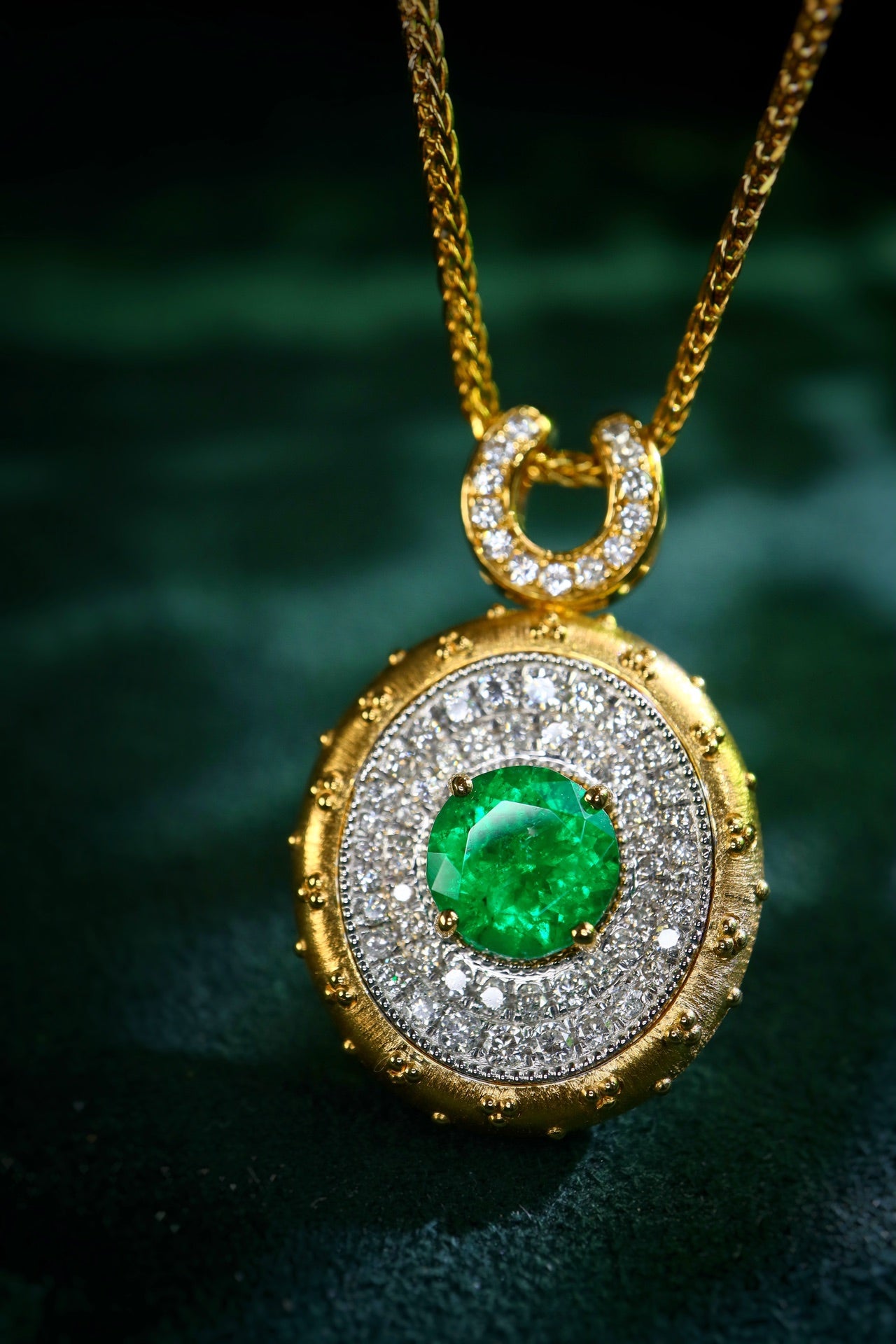 Panjshir Emerald Pendant: A Luxurious Jewelry Piece