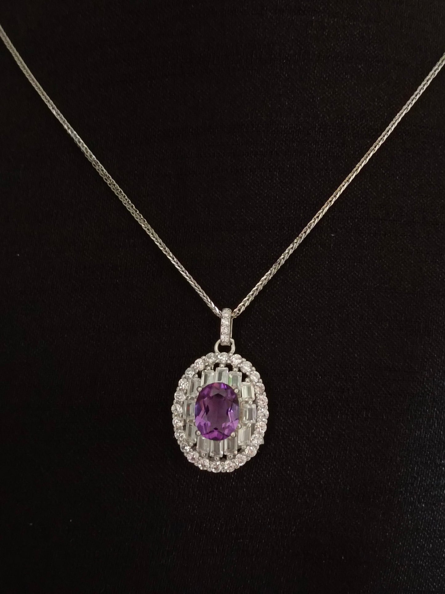 Barang Kemas Loket Amethyst Asli - Mewujudkan Ketenangan dan Keanggunan