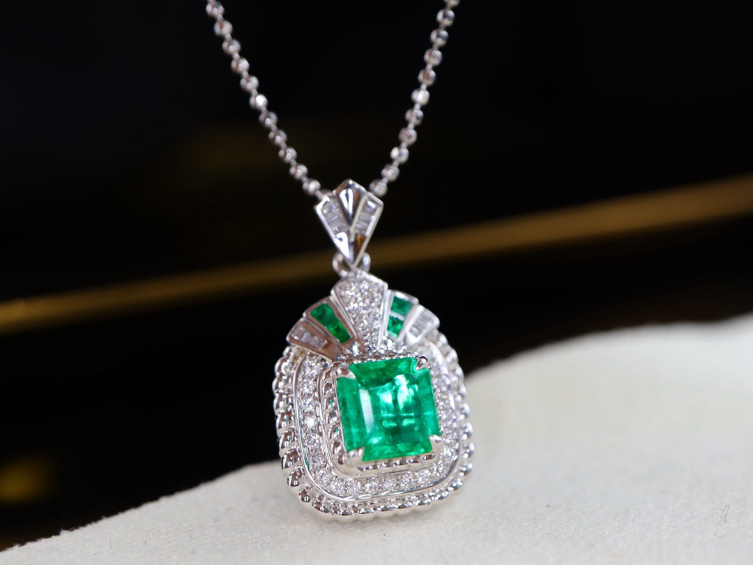 Panjshir Emerald Pendant: Versatile Light Luxury Jewelry