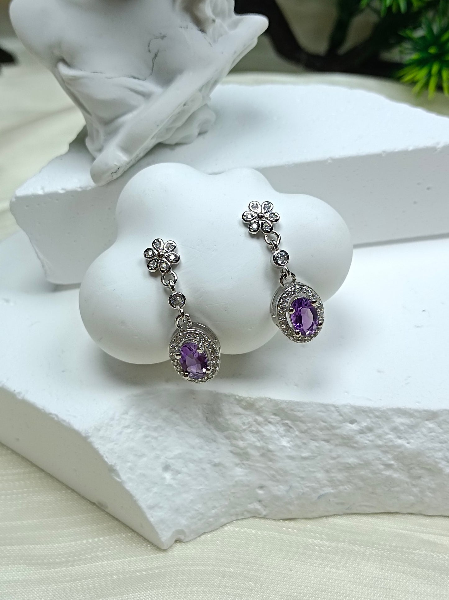 S925 Silver Embedded Amethyst Earrings - Fashionable Teardrop Studs for Elegant Charm