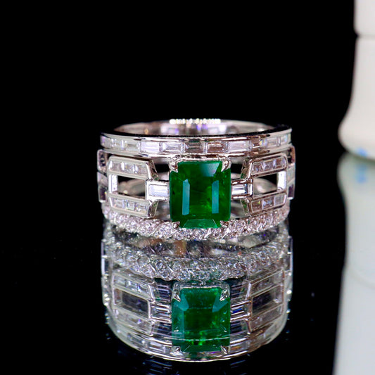 Exquisite 18K Gold and Diamond Embedded Emerald Jewelry