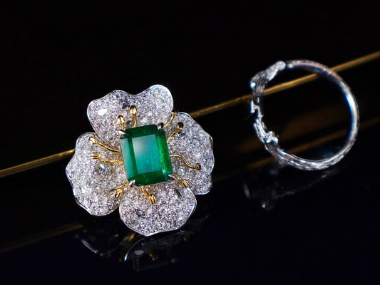 Emerald Green Dual-Purpose Jewelry: Pendant/Ring with Vitality