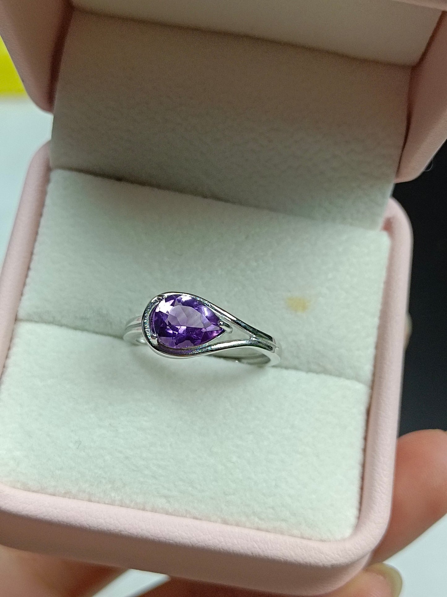 Mystischer lila Amethyst-Wassertropfen-Ring – einzigartiges Schmuckstück