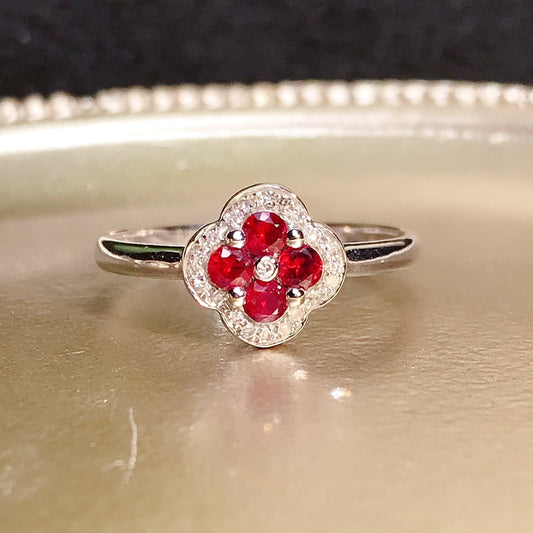 Exquisite 18K Natural Ruby Ring - A Must-Have Jewelry for Beauty Lovers