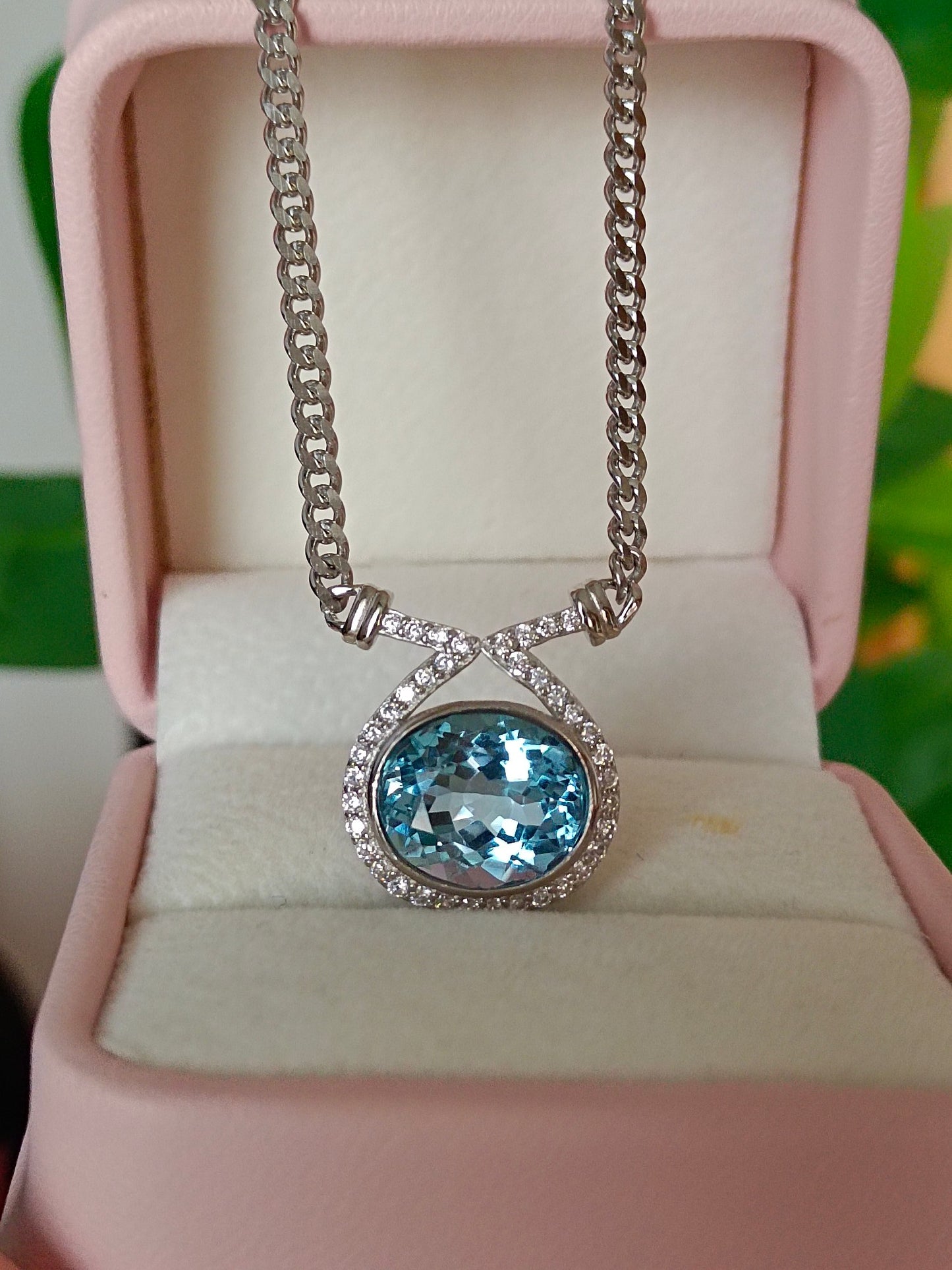 Exquisite Natural Swiss Blue Topaz Jewelry Necklace