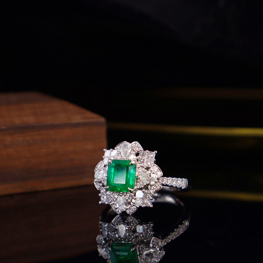 Panjshir Emerald Ring - A Luxurious Jewelry Piece