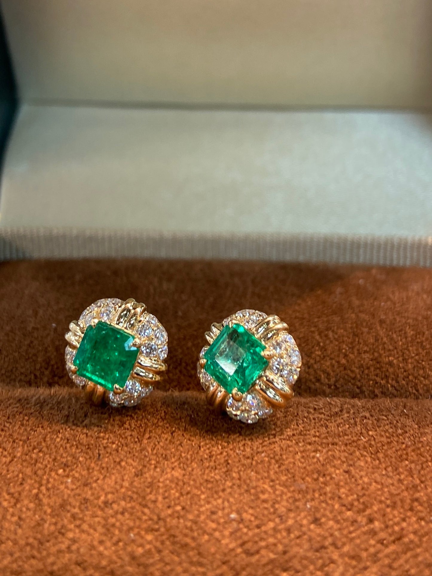 Elegant and Luxurious Panjshir Emerald Earrings Jewelry