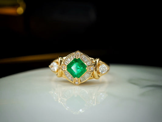 Vintage Style Panjshir Emerald Ring - A Timeless Jewelry Gem