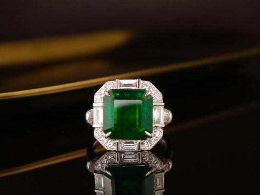 Emerald Ring: A Magnificent Statement Piece for Jewelry Lovers