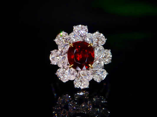 Exquisite Pigeon's Blood Ruby Ring - A Collector's Gem for Jewelry Lovers