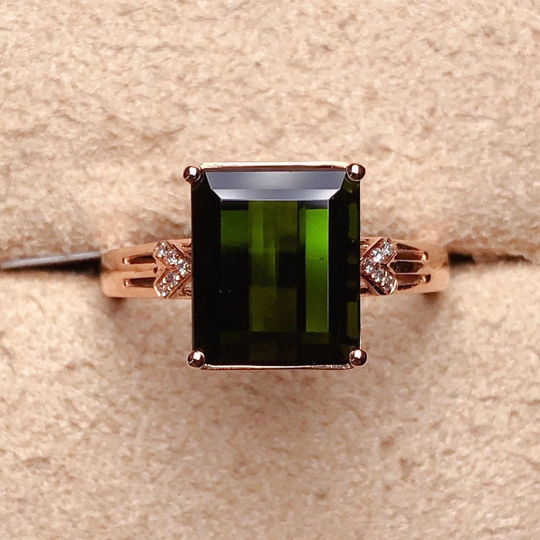 Captivating Summer Green Peridot Ring - A Must-Have Jewelry