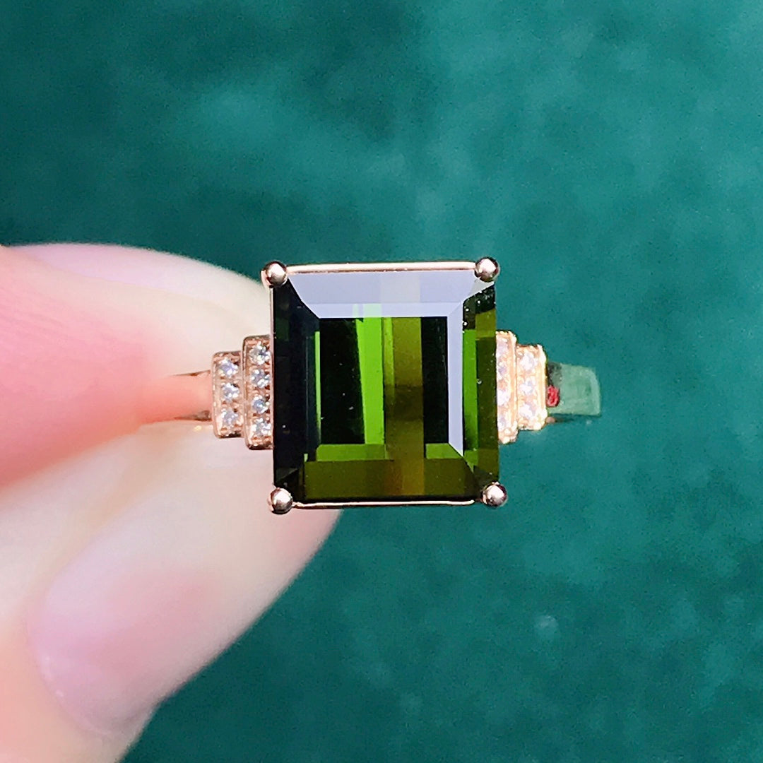 Exquisite Green Tourmaline Ring - A Must-Have Jewelry Piece