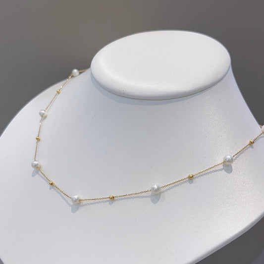 Elegant 18K Gold Cartier Chain with 4-5mm Natural Freshwater Pearls Jewelry